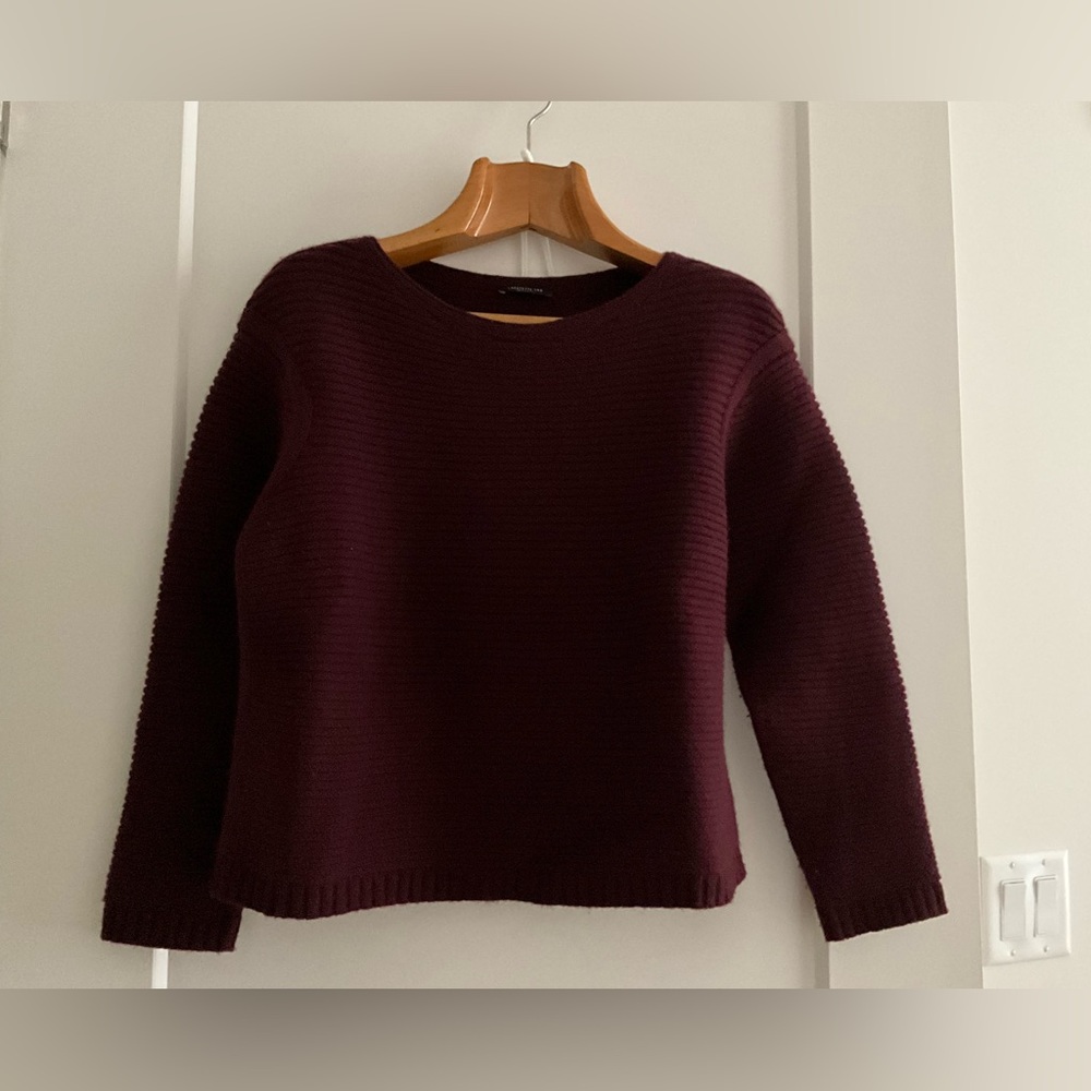 Lafayette 148 NY Women's Burgundy Sweater, pure cashmere, SZ Large, beautiful